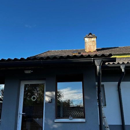 Einfamilienhaus In Ruhiger Lage Apartment Санкт Пьолтен Екстериор снимка
